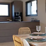 Capucine - Modern *